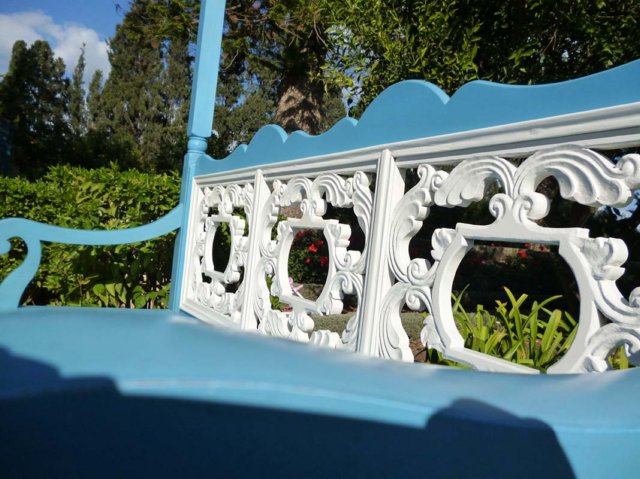 p1010138_bench_detail.jpg